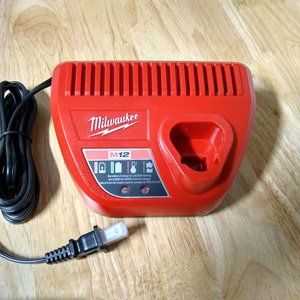 Milwaukee M12 LI-ION Battery Charger